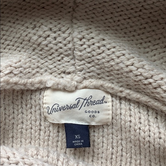 Turtleneck Universal Thread sweater - Picture 3 of 3